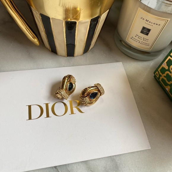 VINTAGE Christian Dior gold tone blue and clear crystals clip on earrings - Picture 6 of 16